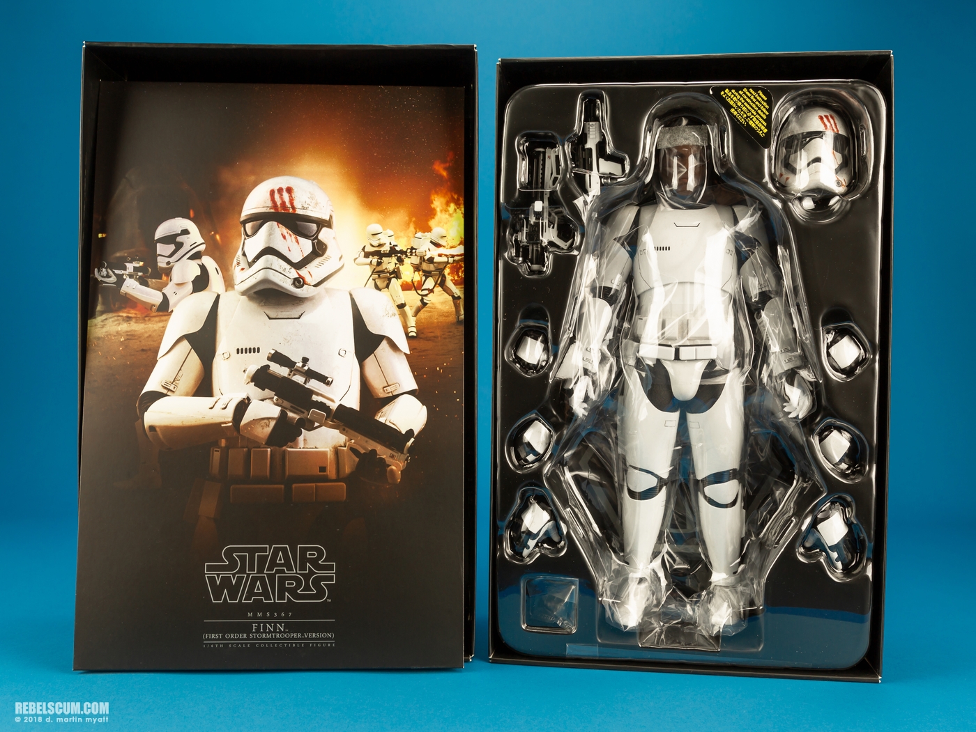 MMS367-Finn-First-Order-Stormtrooper-Version-Hot-Toys-026.jpg