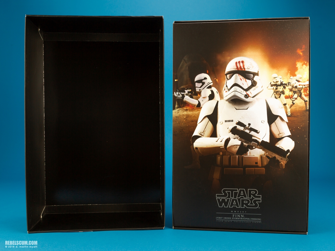 MMS367-Finn-First-Order-Stormtrooper-Version-Hot-Toys-027.jpg