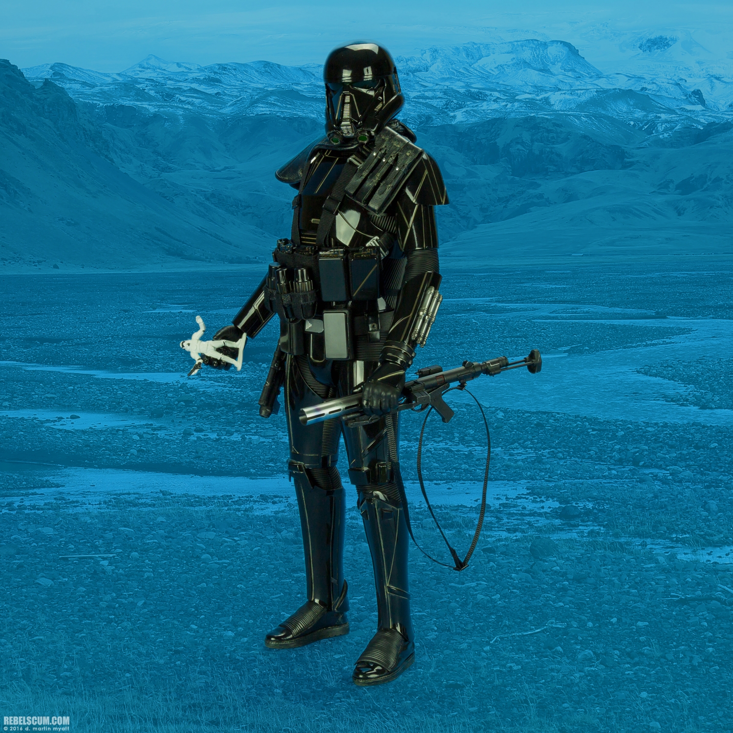 MMS385-Death-Trooper-Specialist-Rogue-One-Hot-Toys-016.jpg