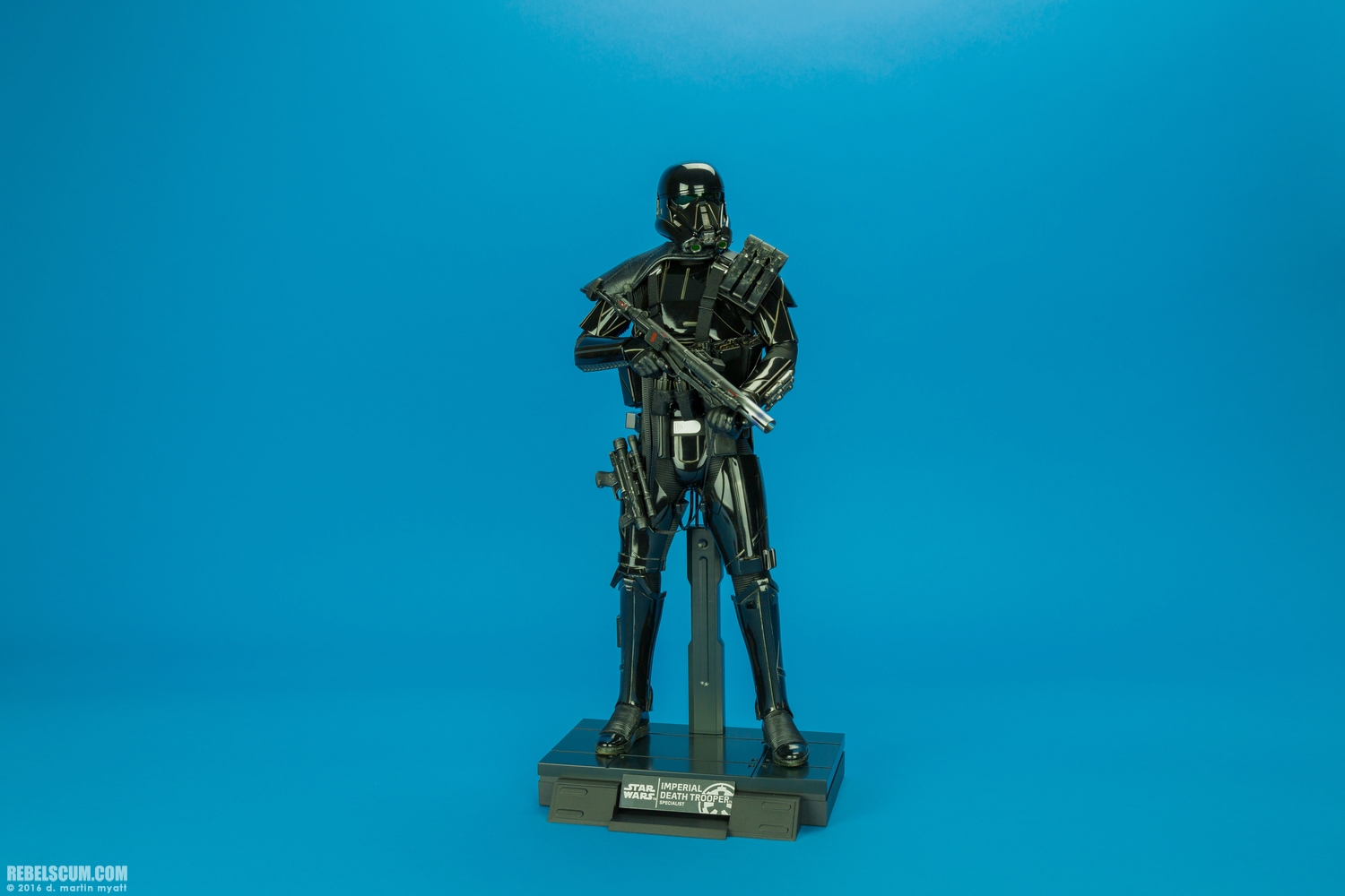 MMS385-Death-Trooper-Specialist-Rogue-One-Hot-Toys-017.jpg
