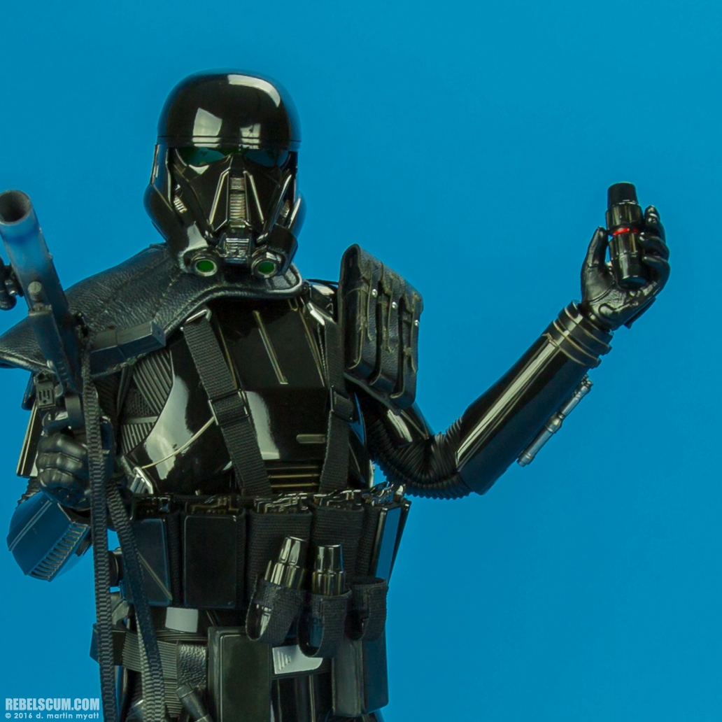MMS385-Death-Trooper-Specialist-Rogue-One-Hot-Toys-019.jpg