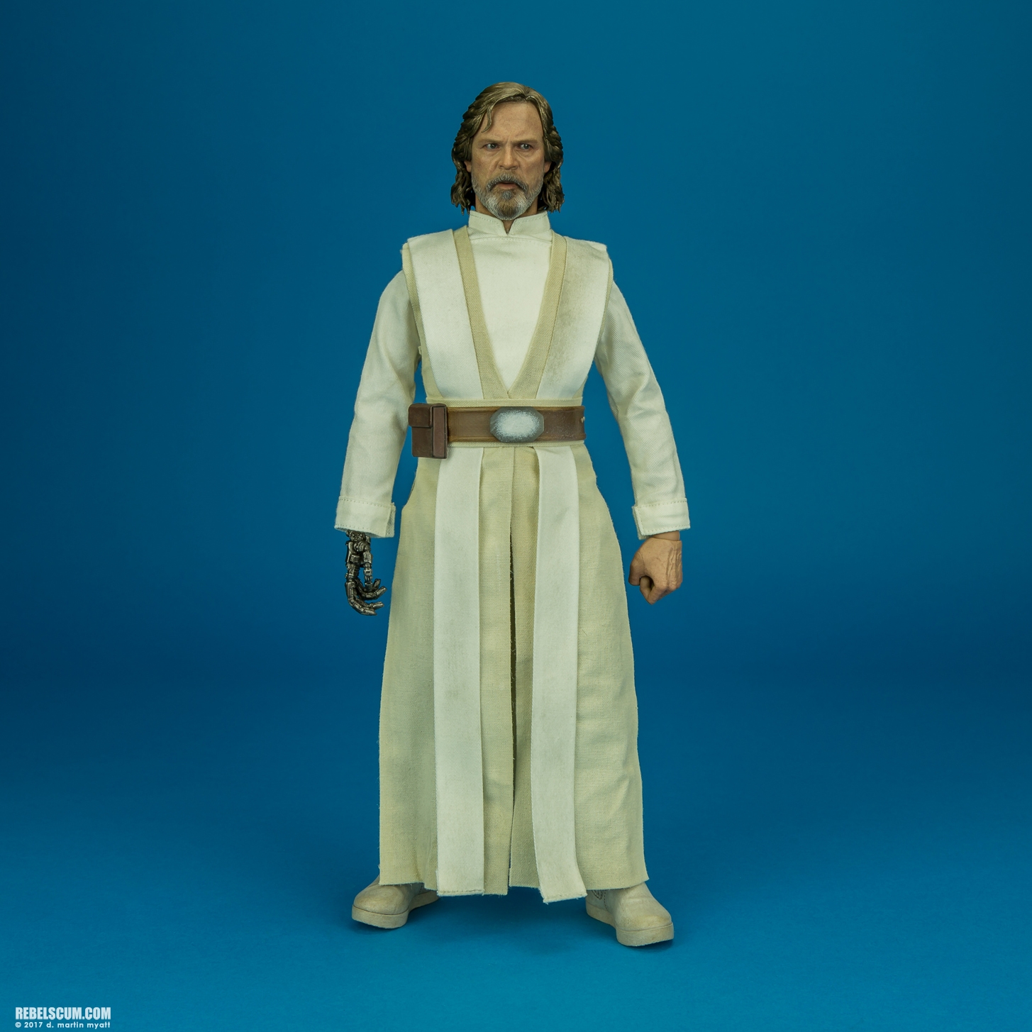 MMS390-Luke-Skywalker-The-Force-Awakens-Hot-Toys-009.jpg