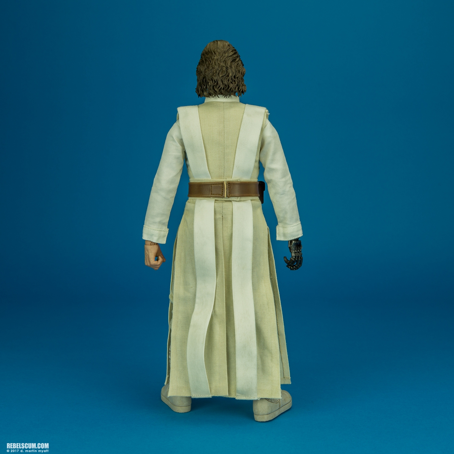 MMS390-Luke-Skywalker-The-Force-Awakens-Hot-Toys-012.jpg