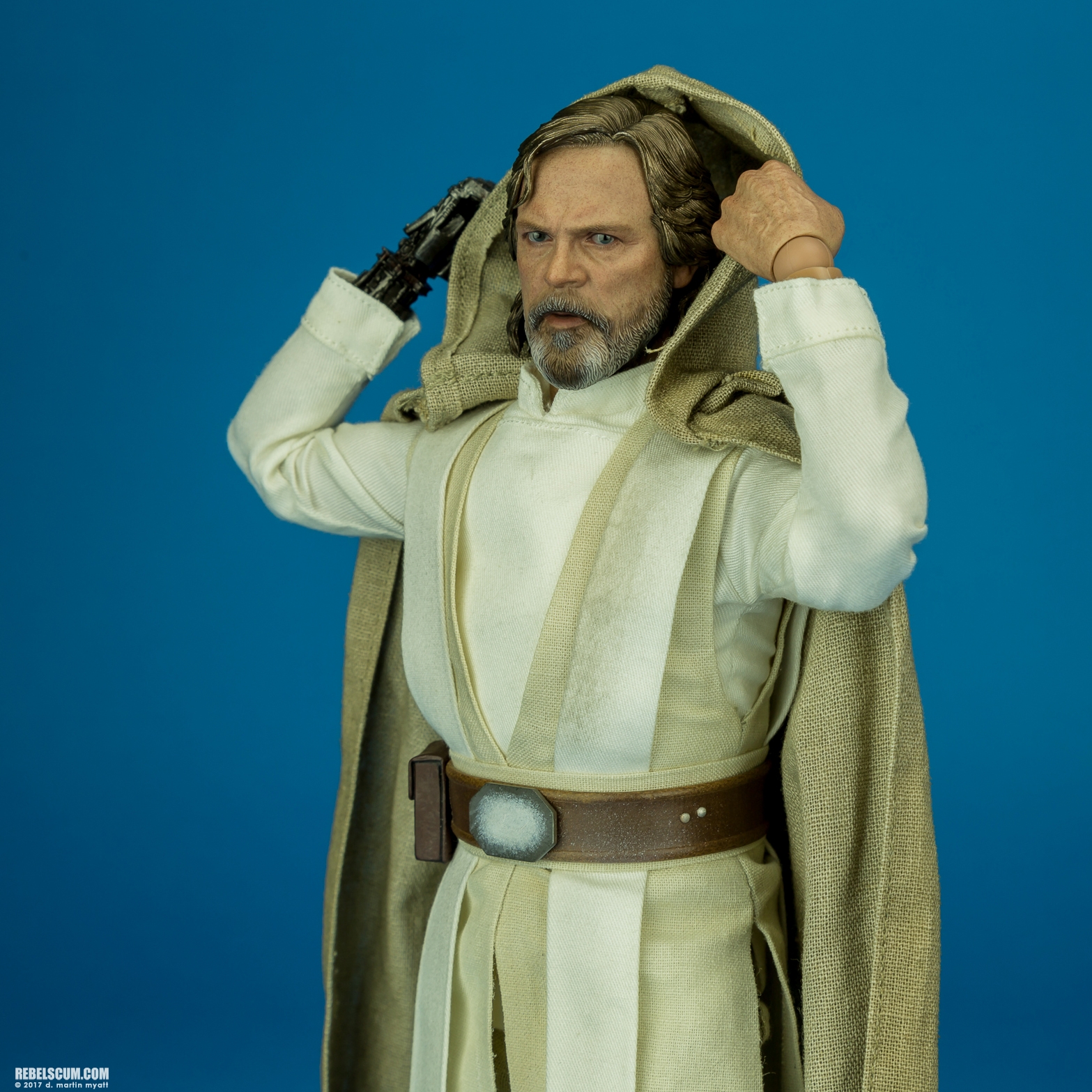 MMS390-Luke-Skywalker-The-Force-Awakens-Hot-Toys-017.jpg