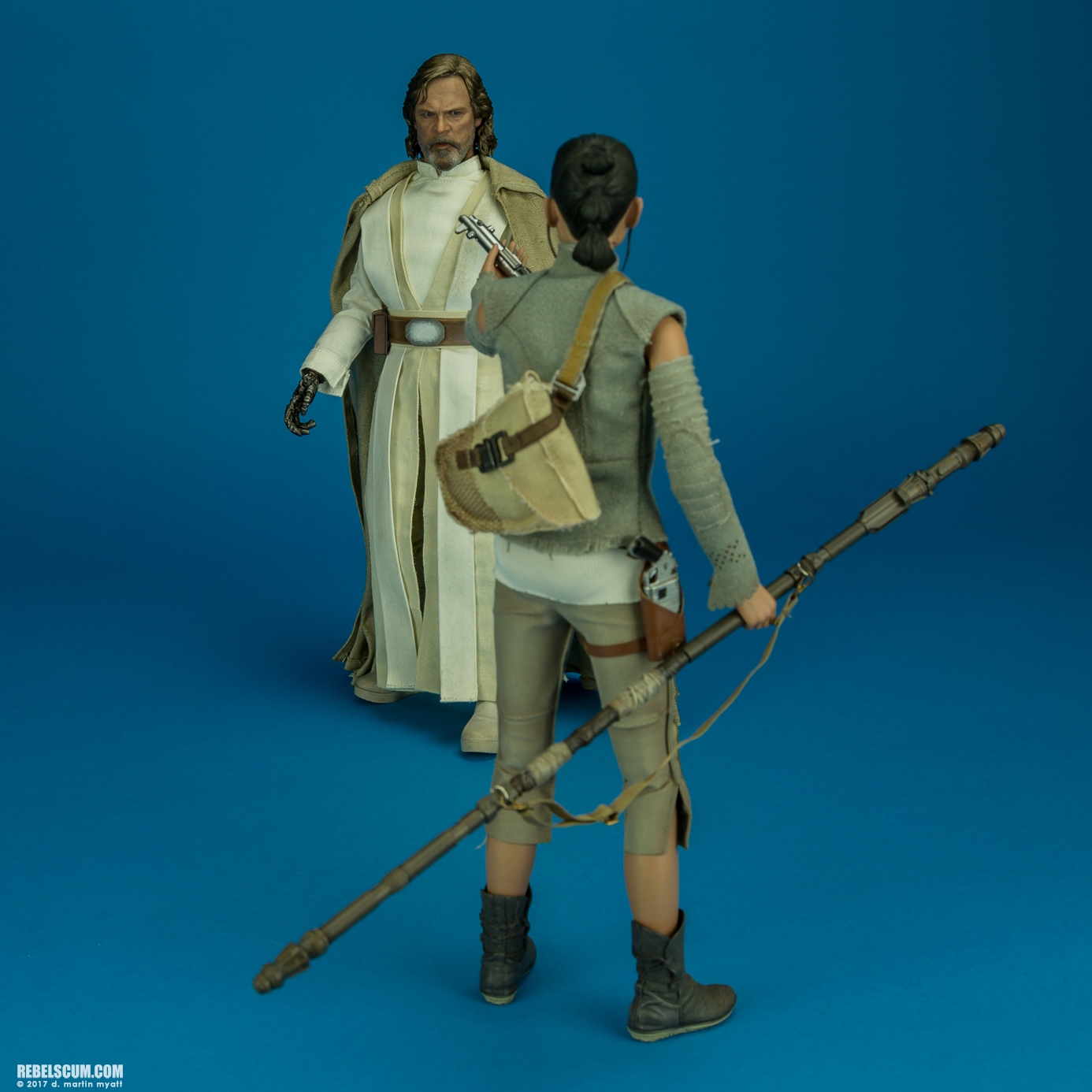MMS390-Luke-Skywalker-The-Force-Awakens-Hot-Toys-018.jpg