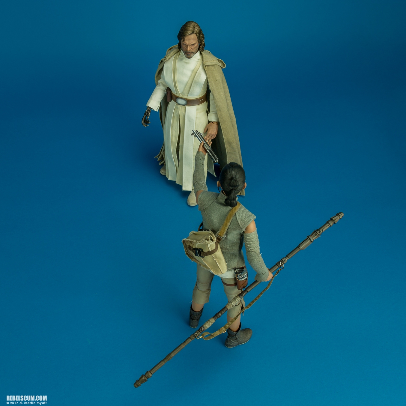 MMS390-Luke-Skywalker-The-Force-Awakens-Hot-Toys-019.jpg