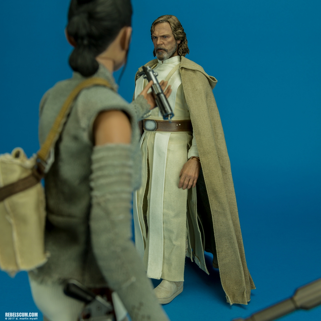 MMS390-Luke-Skywalker-The-Force-Awakens-Hot-Toys-021.jpg