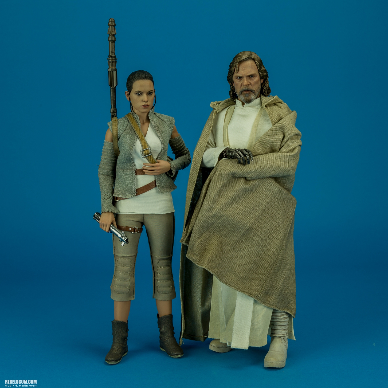 MMS390-Luke-Skywalker-The-Force-Awakens-Hot-Toys-029.jpg