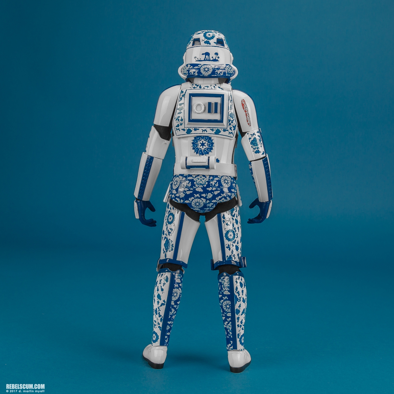 MMS401-Stormtrooper-Porcelain-Pattern-Version-Hot-Toys-004.jpg