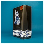 MMS401-Stormtrooper-Porcelain-Pattern-Version-Hot-Toys-020.jpg