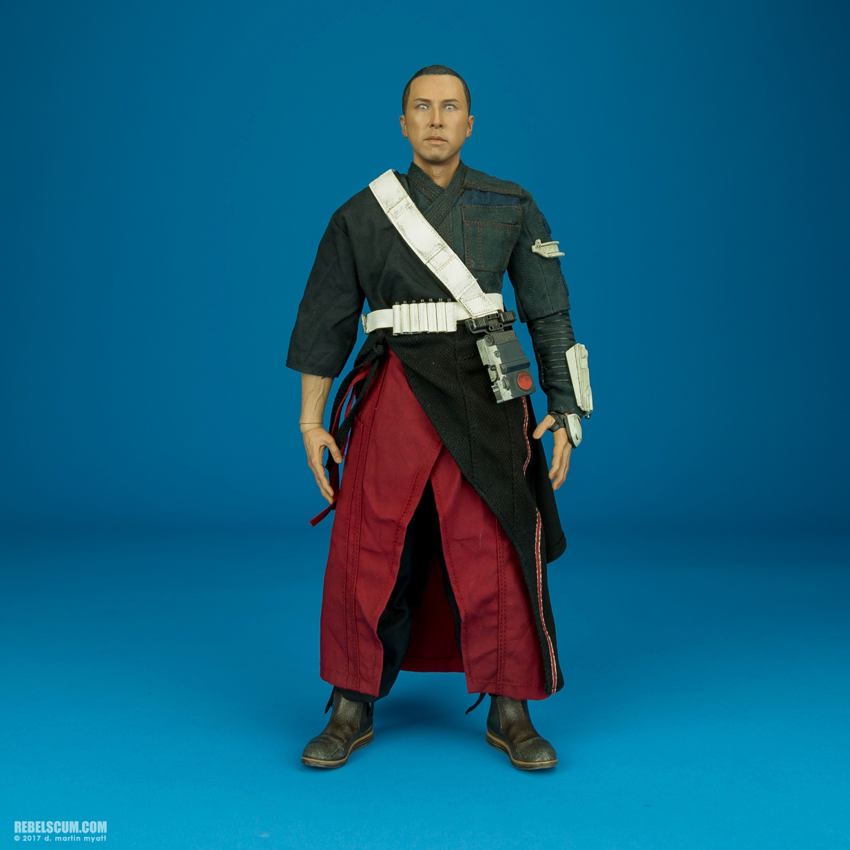 MMS403-Chirrut-Imwe-Star-Wars-Rogue-One-Hot-Toys-001.jpg