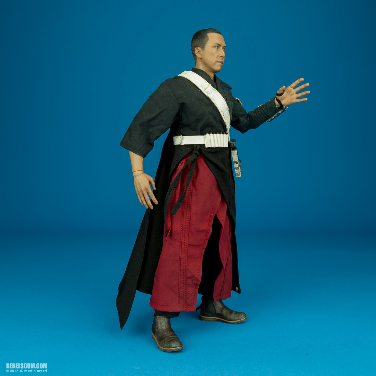 MMS403-Chirrut-Imwe-Star-Wars-Rogue-One-Hot-Toys-002.jpg