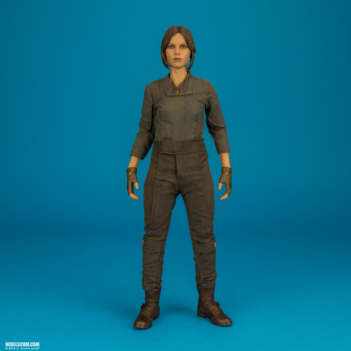 MMS404-Jyn-Erso-Star-Wars-Rogue-One-Hot-Toys-001.jpg