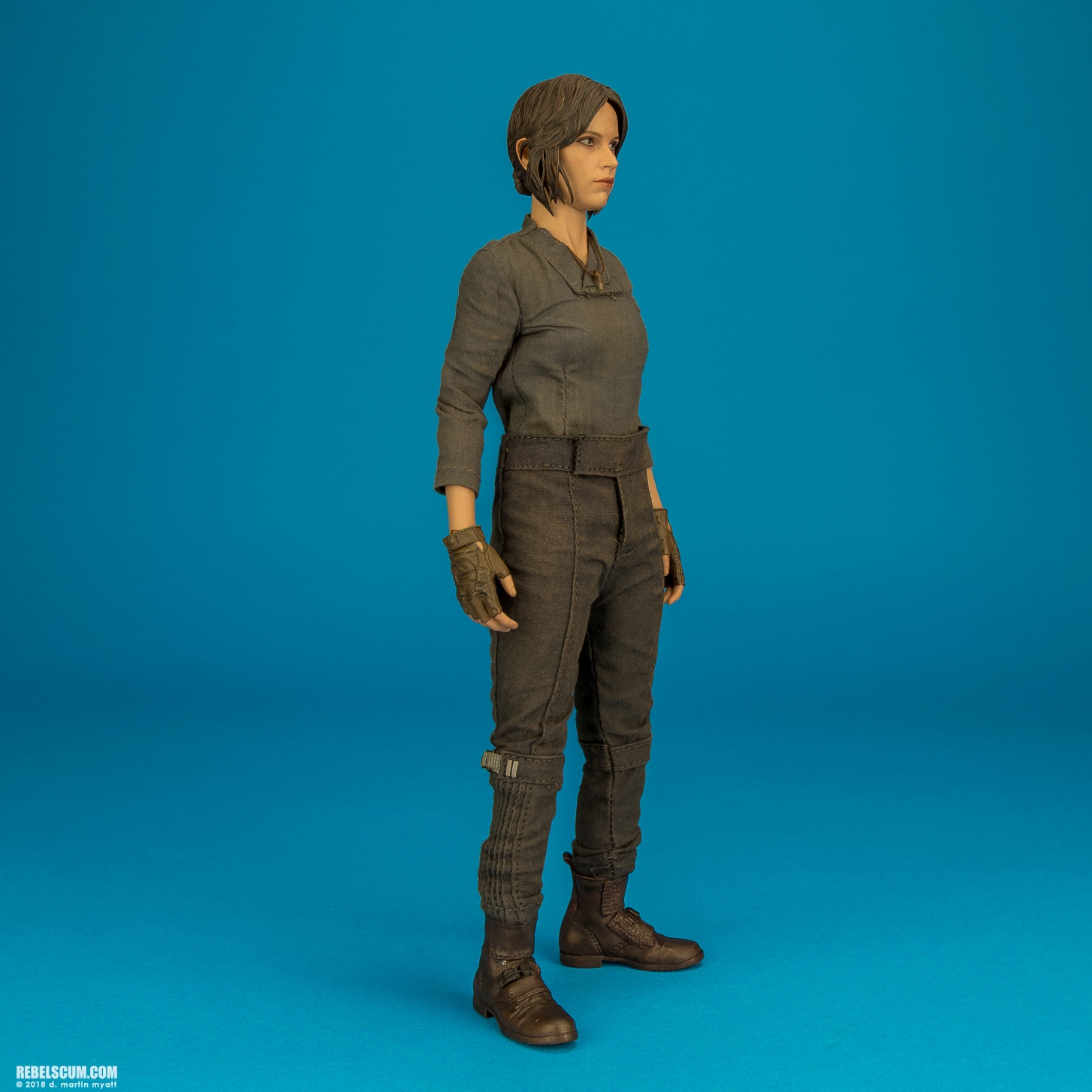 MMS404-Jyn-Erso-Star-Wars-Rogue-One-Hot-Toys-002.jpg