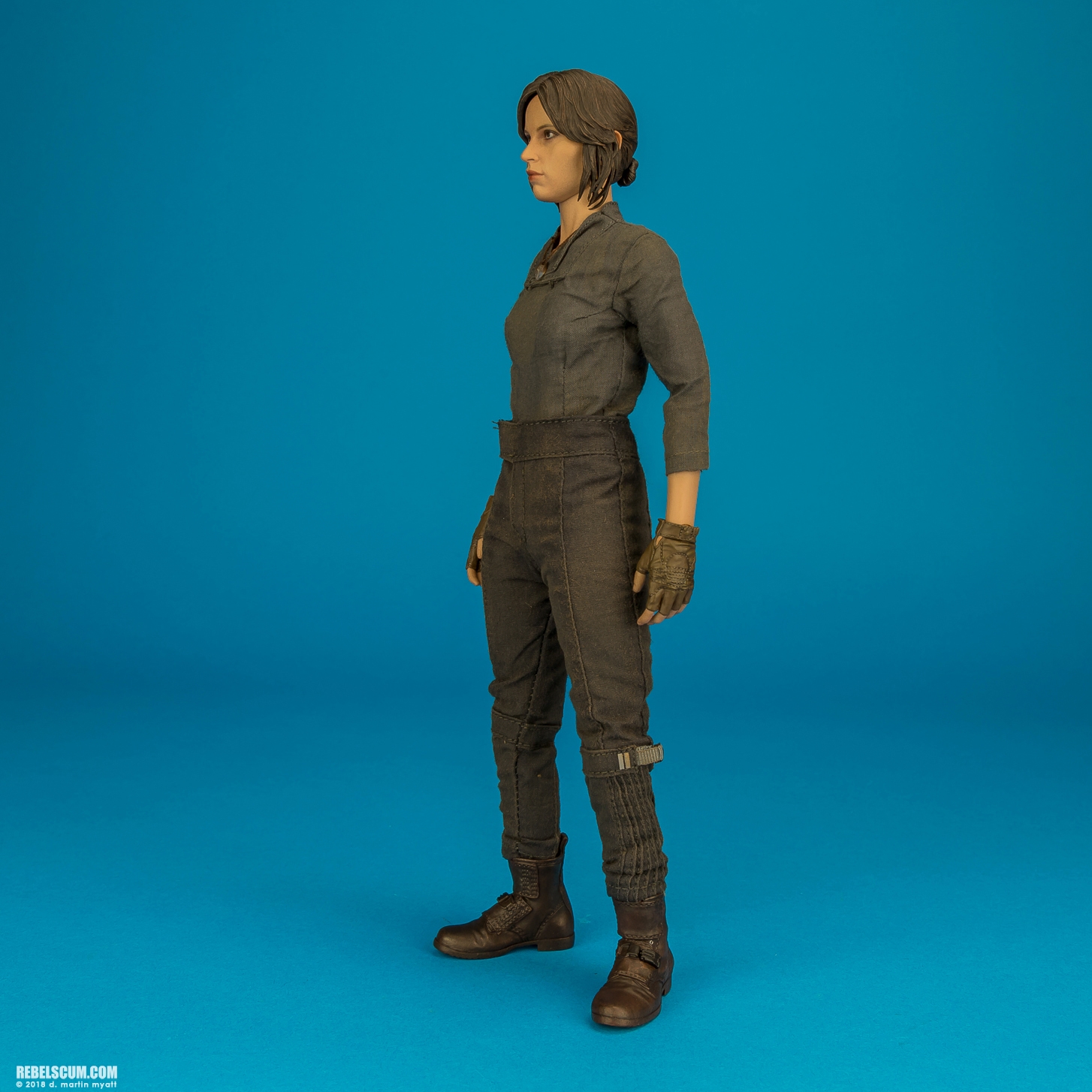 MMS404-Jyn-Erso-Star-Wars-Rogue-One-Hot-Toys-003.jpg