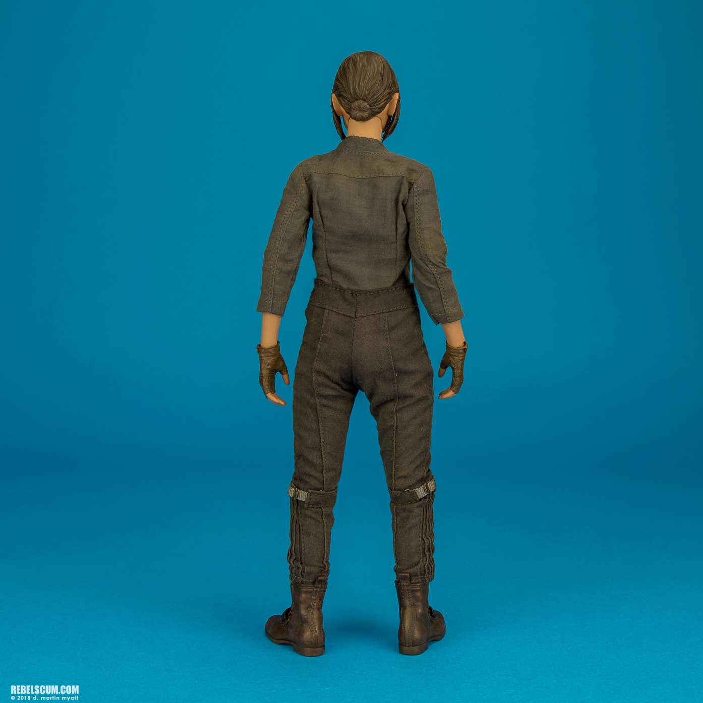 MMS404-Jyn-Erso-Star-Wars-Rogue-One-Hot-Toys-004.jpg