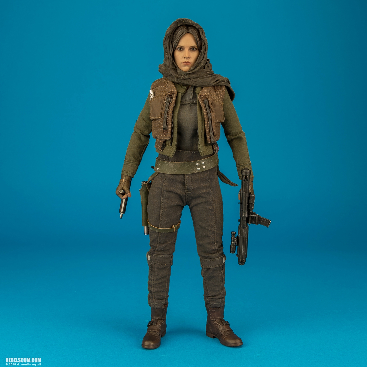 MMS404-Jyn-Erso-Star-Wars-Rogue-One-Hot-Toys-005.jpg