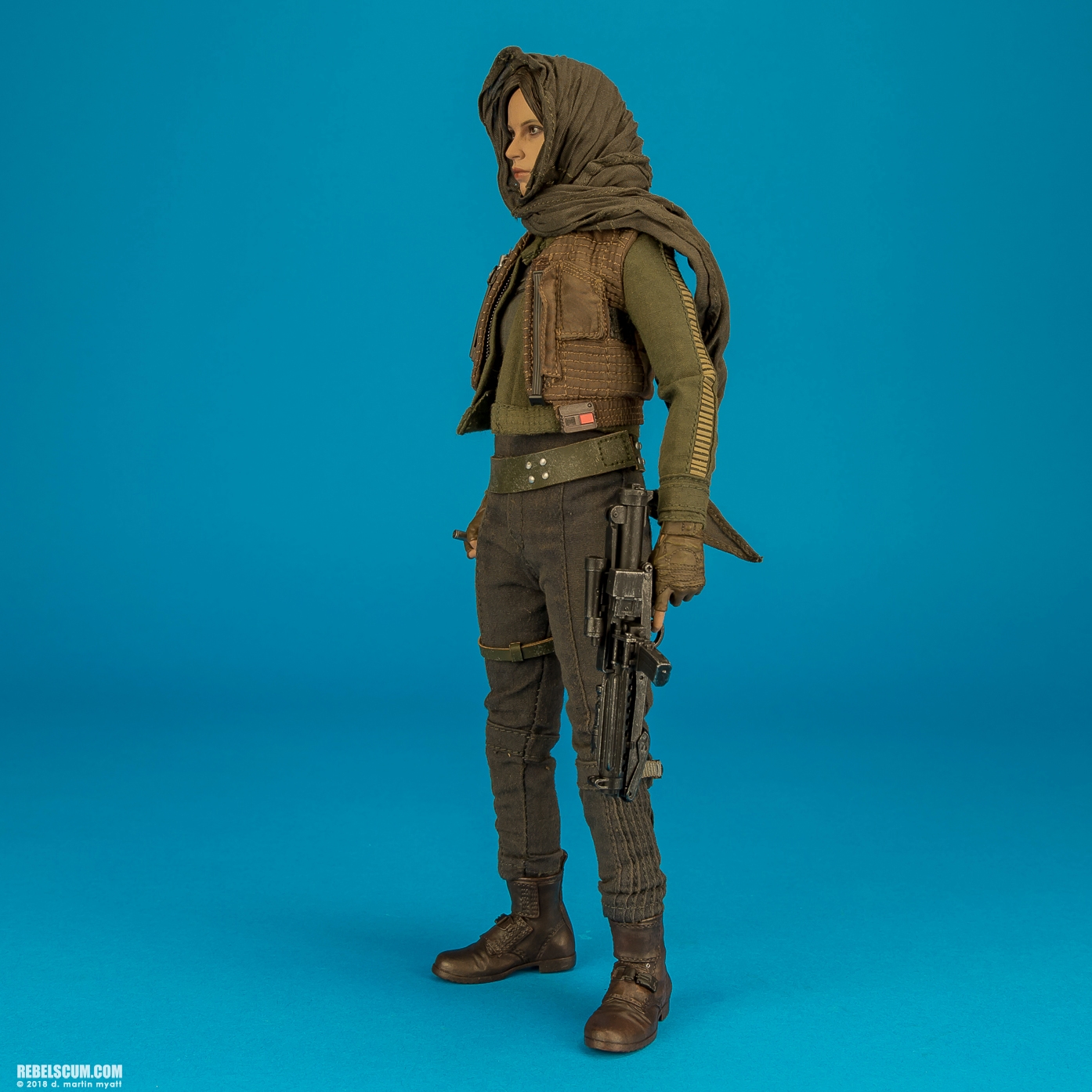 MMS404-Jyn-Erso-Star-Wars-Rogue-One-Hot-Toys-007.jpg