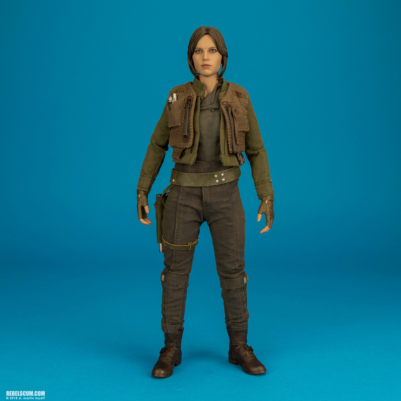 MMS404-Jyn-Erso-Star-Wars-Rogue-One-Hot-Toys-009.jpg