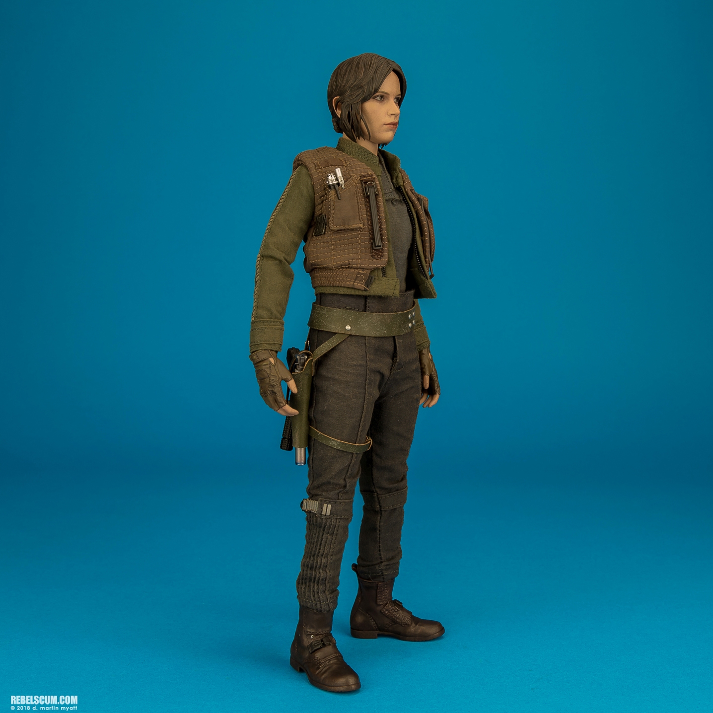 MMS404-Jyn-Erso-Star-Wars-Rogue-One-Hot-Toys-010.jpg