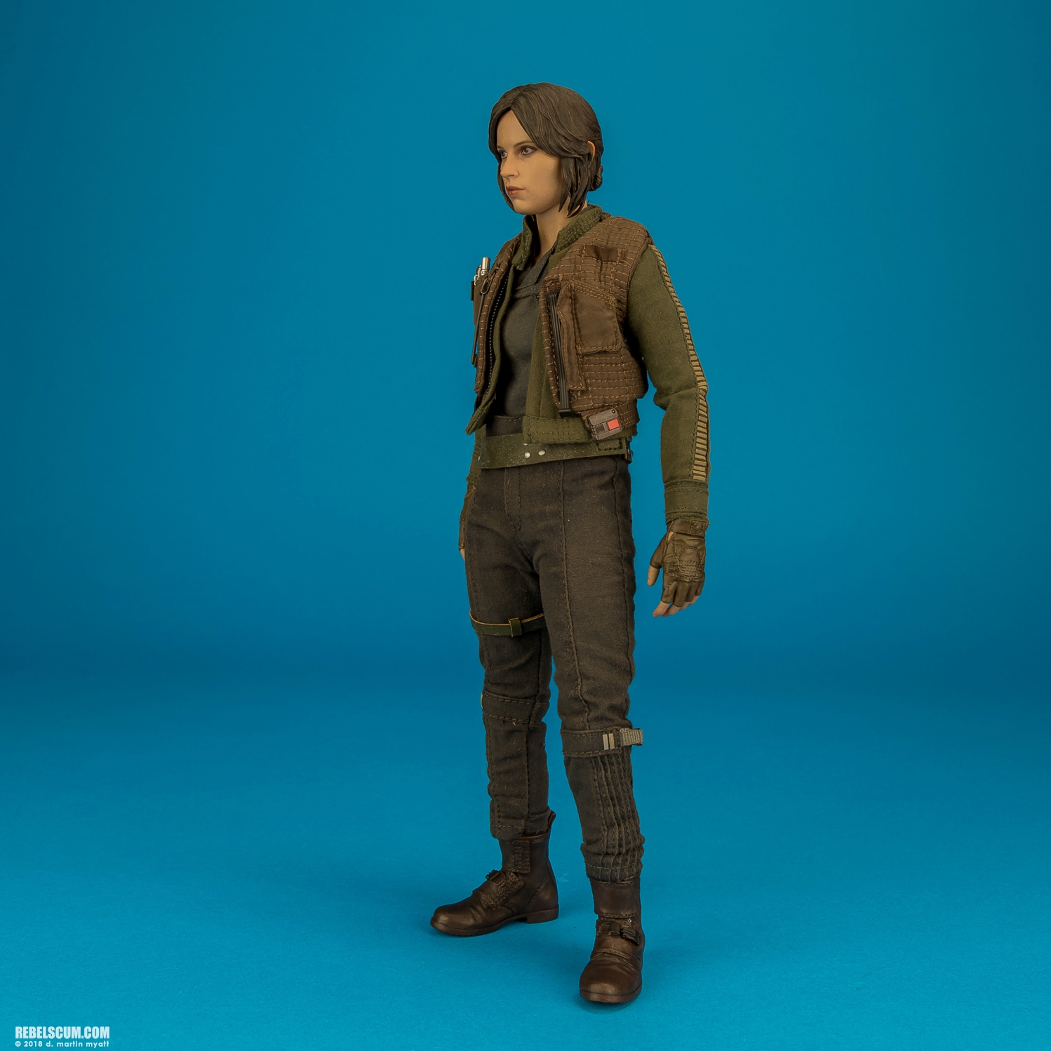 MMS404-Jyn-Erso-Star-Wars-Rogue-One-Hot-Toys-011.jpg