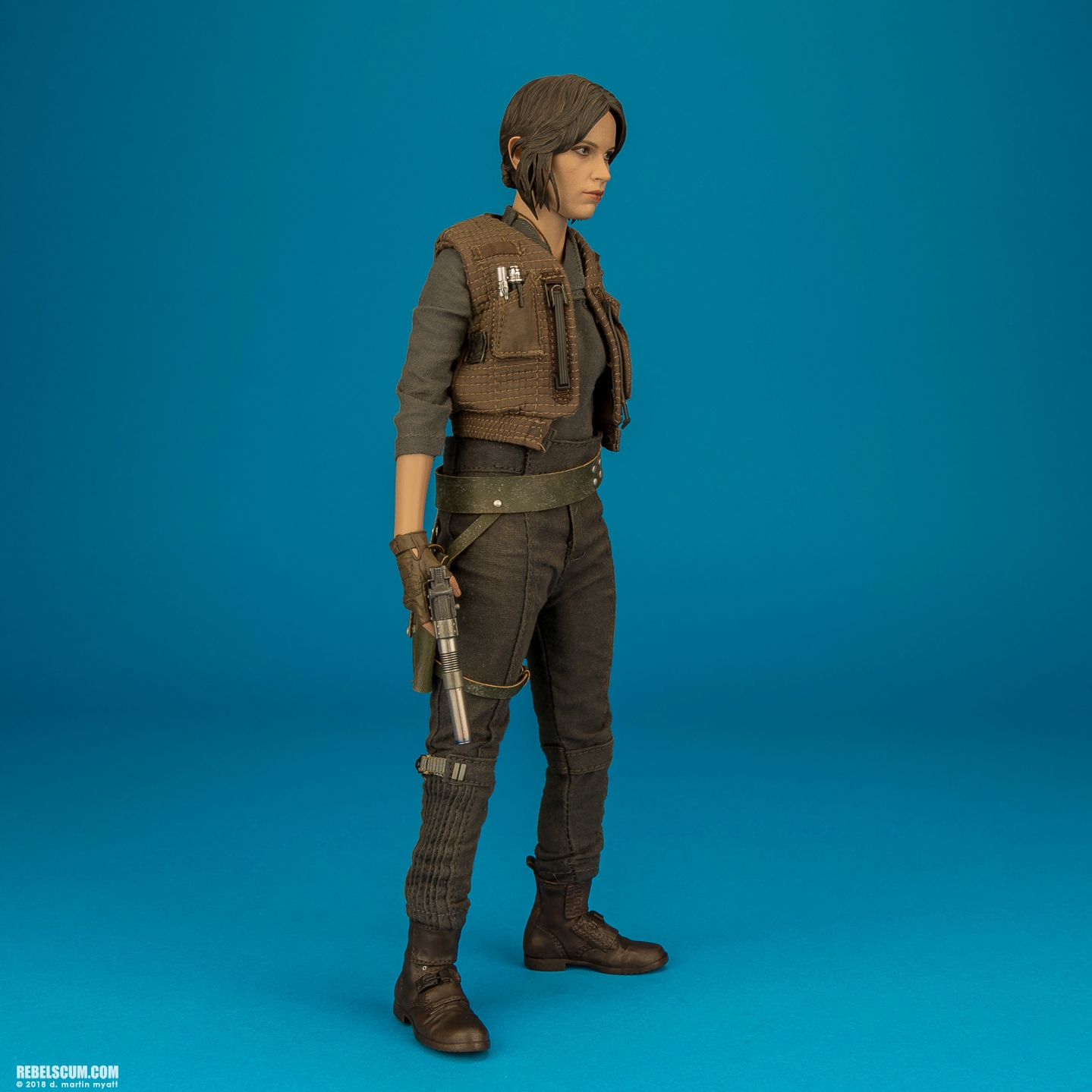 MMS404-Jyn-Erso-Star-Wars-Rogue-One-Hot-Toys-014.jpg