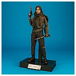 MMS404-Jyn-Erso-Star-Wars-Rogue-One-Hot-Toys-022.jpg