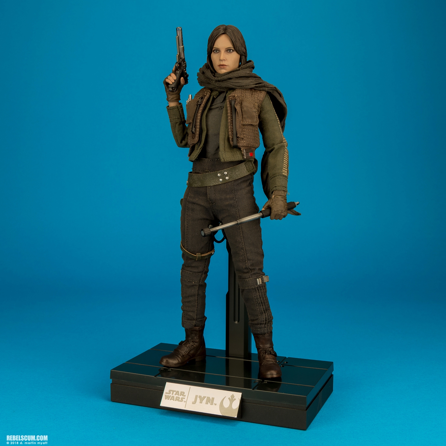 MMS404-Jyn-Erso-Star-Wars-Rogue-One-Hot-Toys-022.jpg