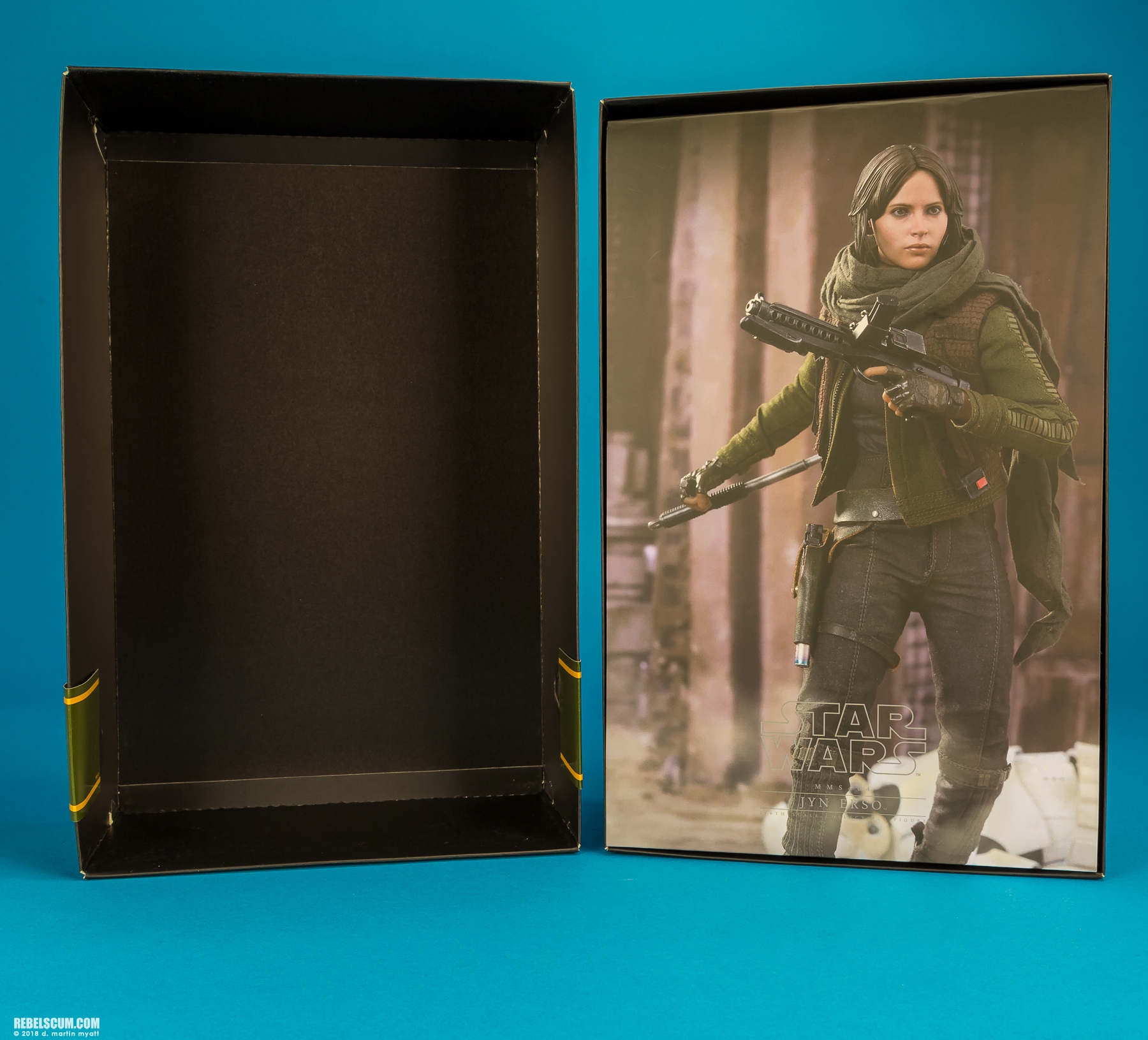 MMS404-Jyn-Erso-Star-Wars-Rogue-One-Hot-Toys-030.jpg