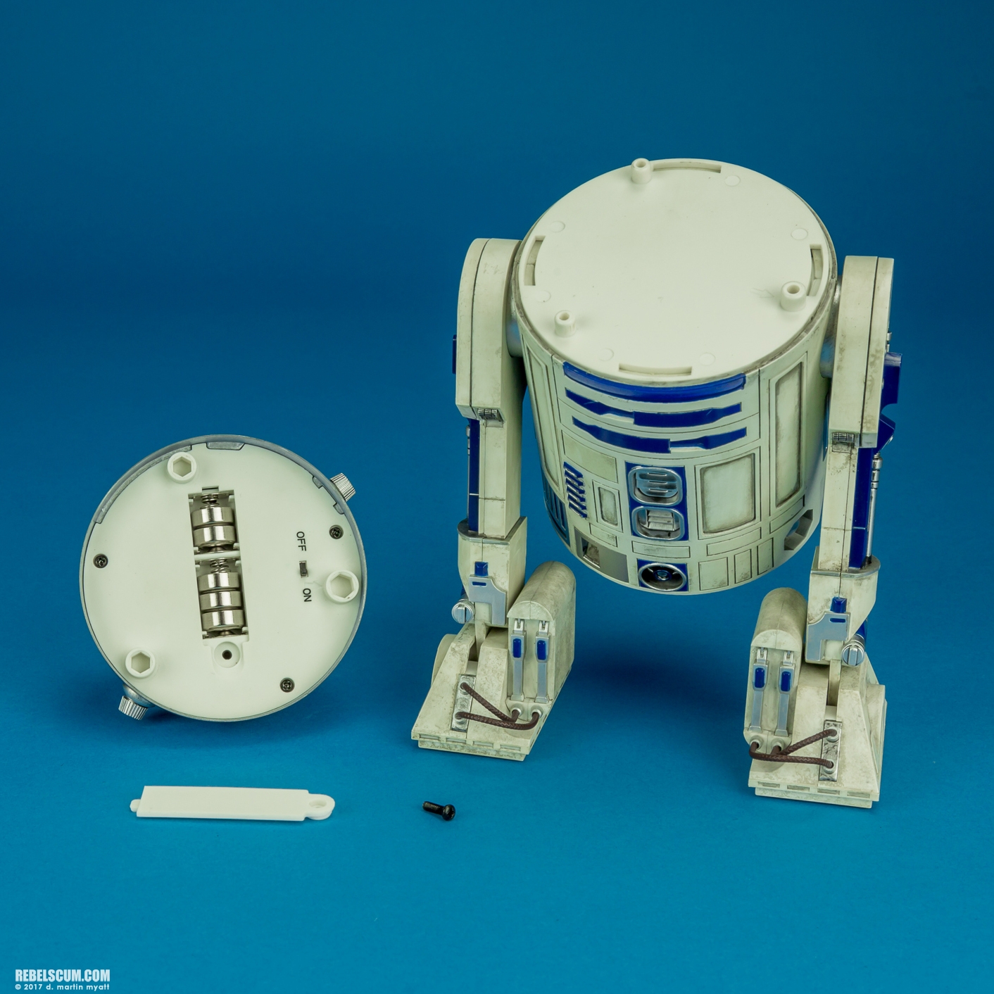 MMS408-R2-D2-The-Force-Awakens-Hot-Toys-010.jpg