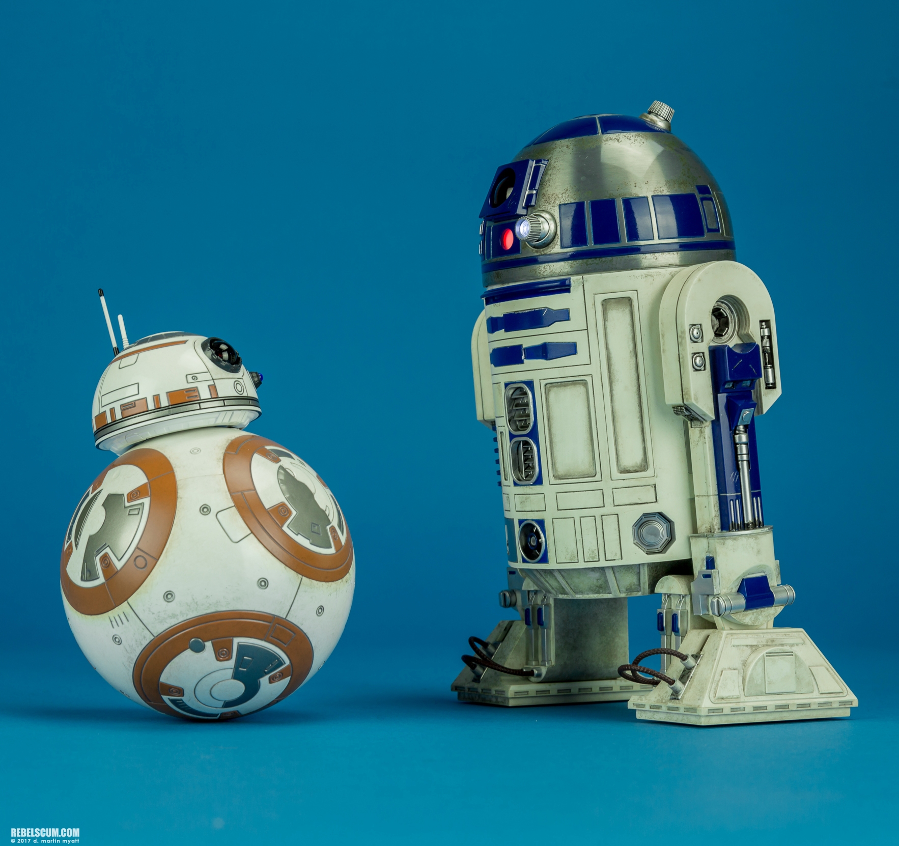 MMS408-R2-D2-The-Force-Awakens-Hot-Toys-017.jpg