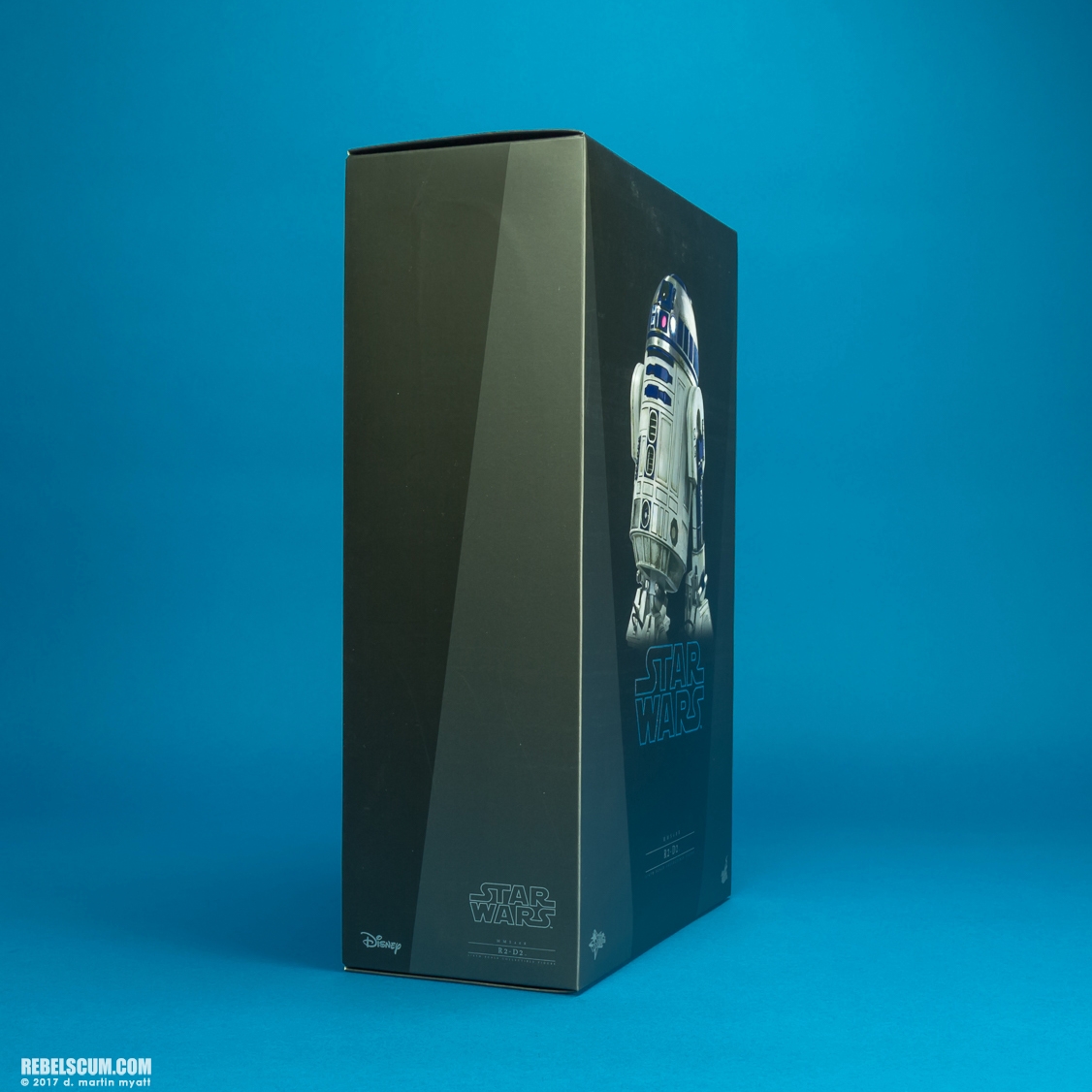 MMS408-R2-D2-The-Force-Awakens-Hot-Toys-020.jpg