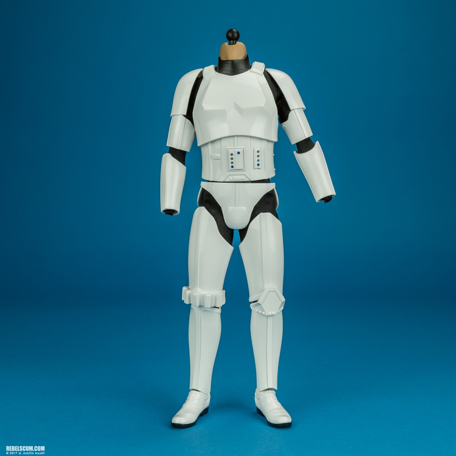 MMS418-Han-Solo-Stormtrooper-Disguise-Hot-Toys-010.jpg