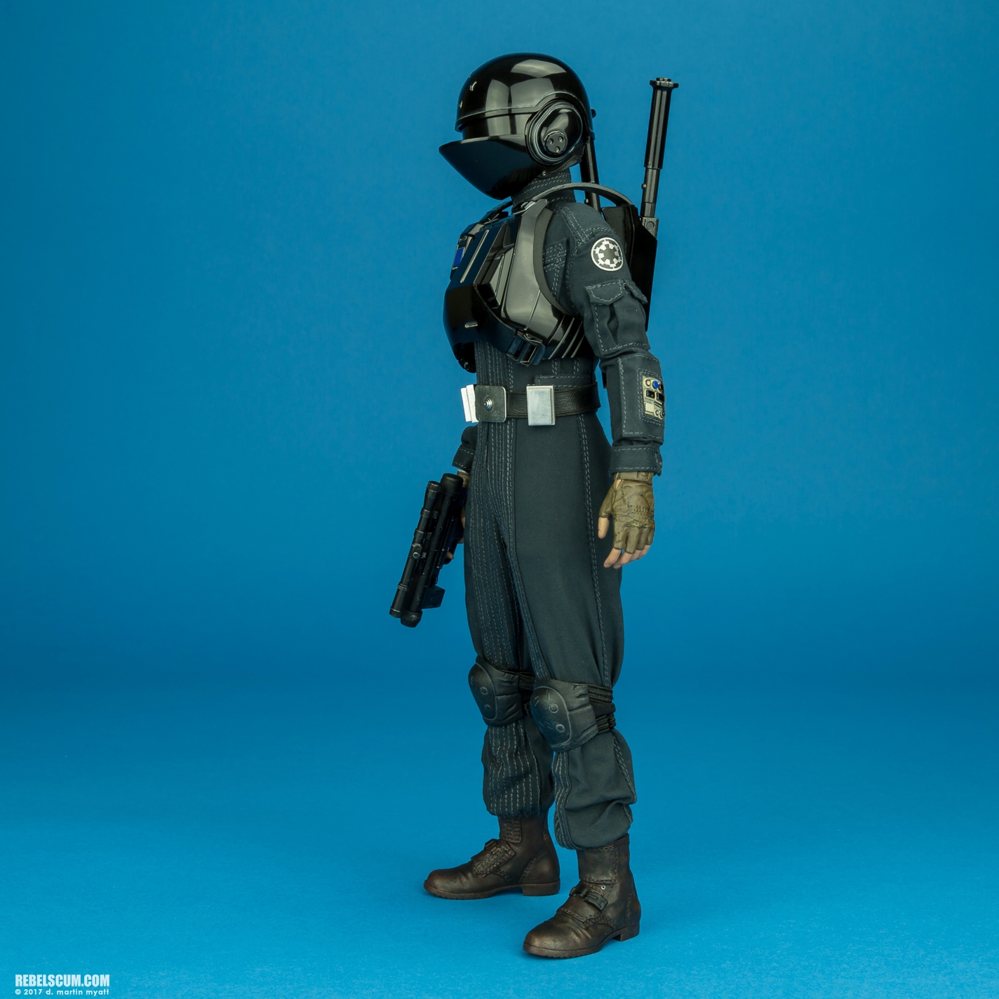 MMS419-Jyn-Erso-Imperial-disguise-Rogue-One-Hot-Toys-007.jpg