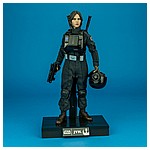 MMS419-Jyn-Erso-Imperial-disguise-Rogue-One-Hot-Toys-018.jpg