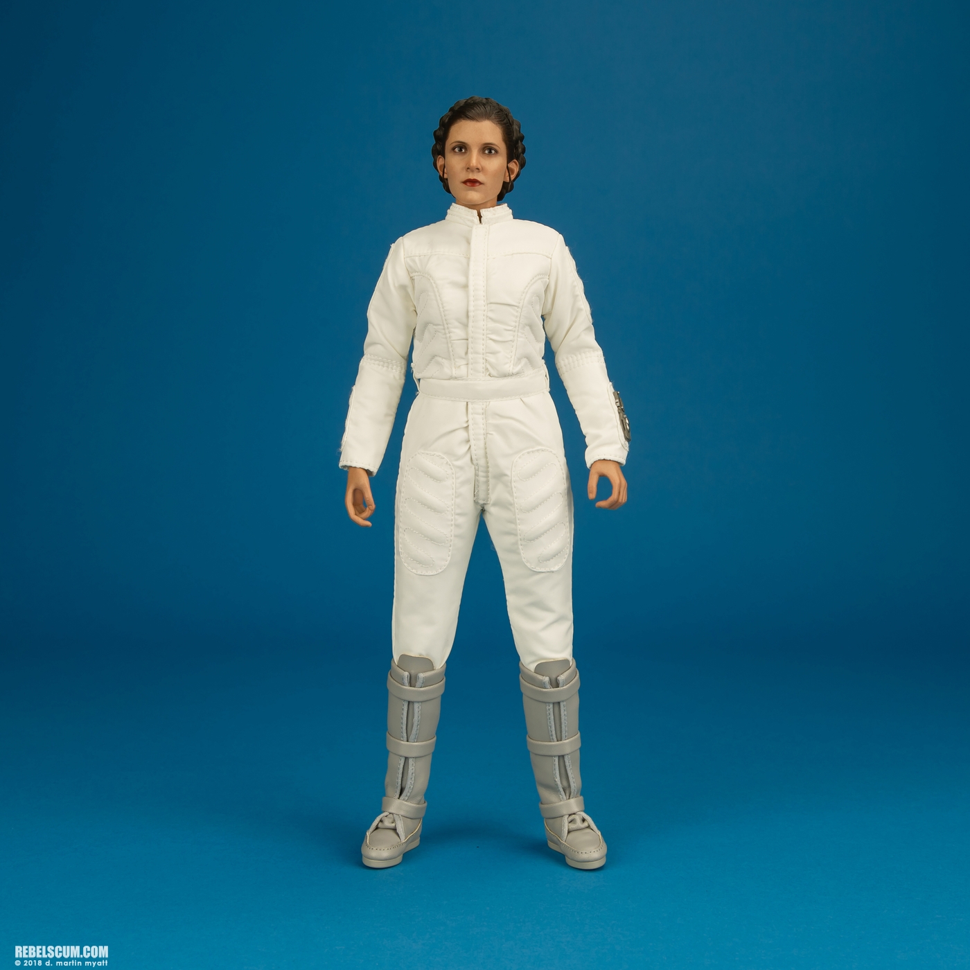 MMS423-Princess-Leia-Organa-Hoth-Hot-Toys-001.jpg