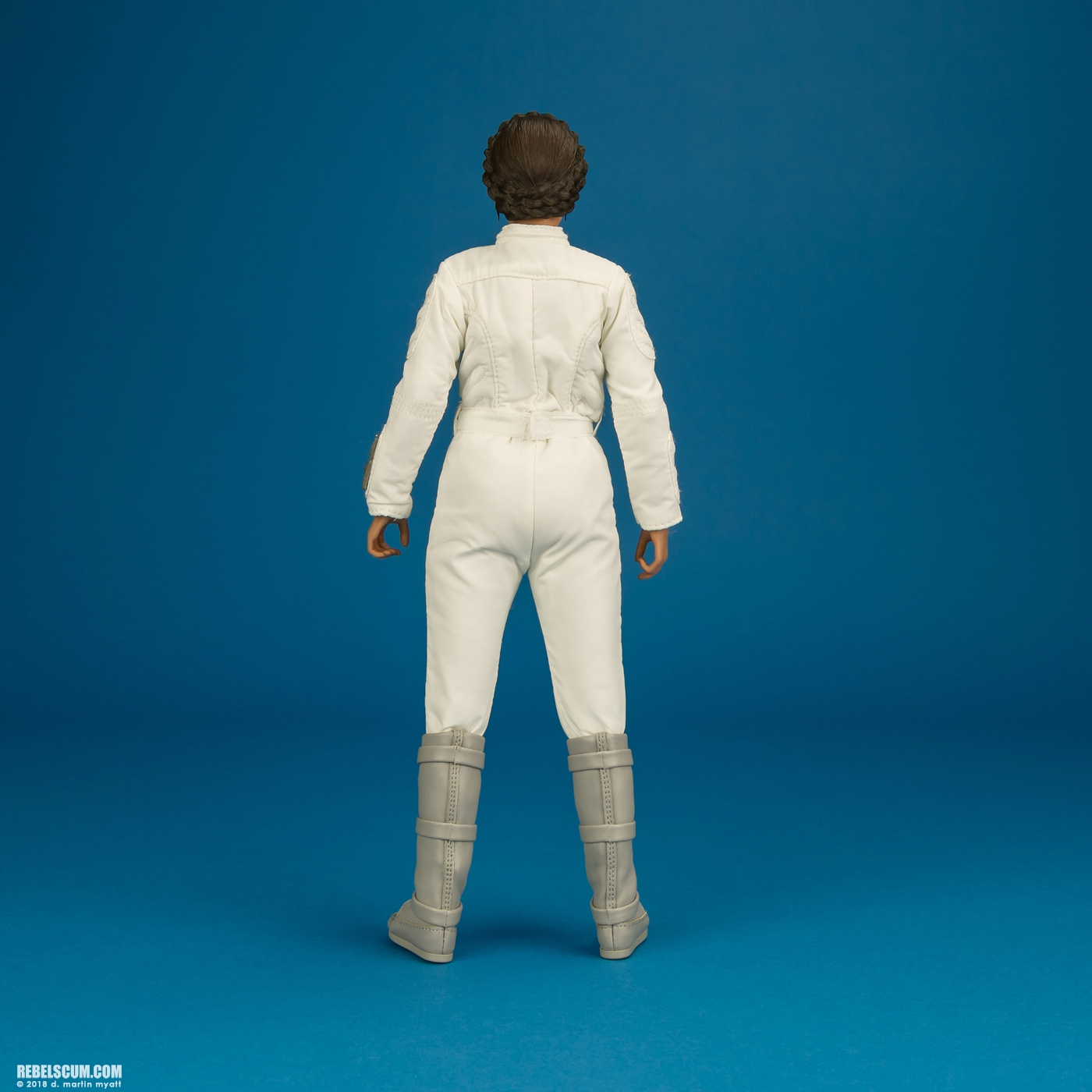 MMS423-Princess-Leia-Organa-Hoth-Hot-Toys-004.jpg