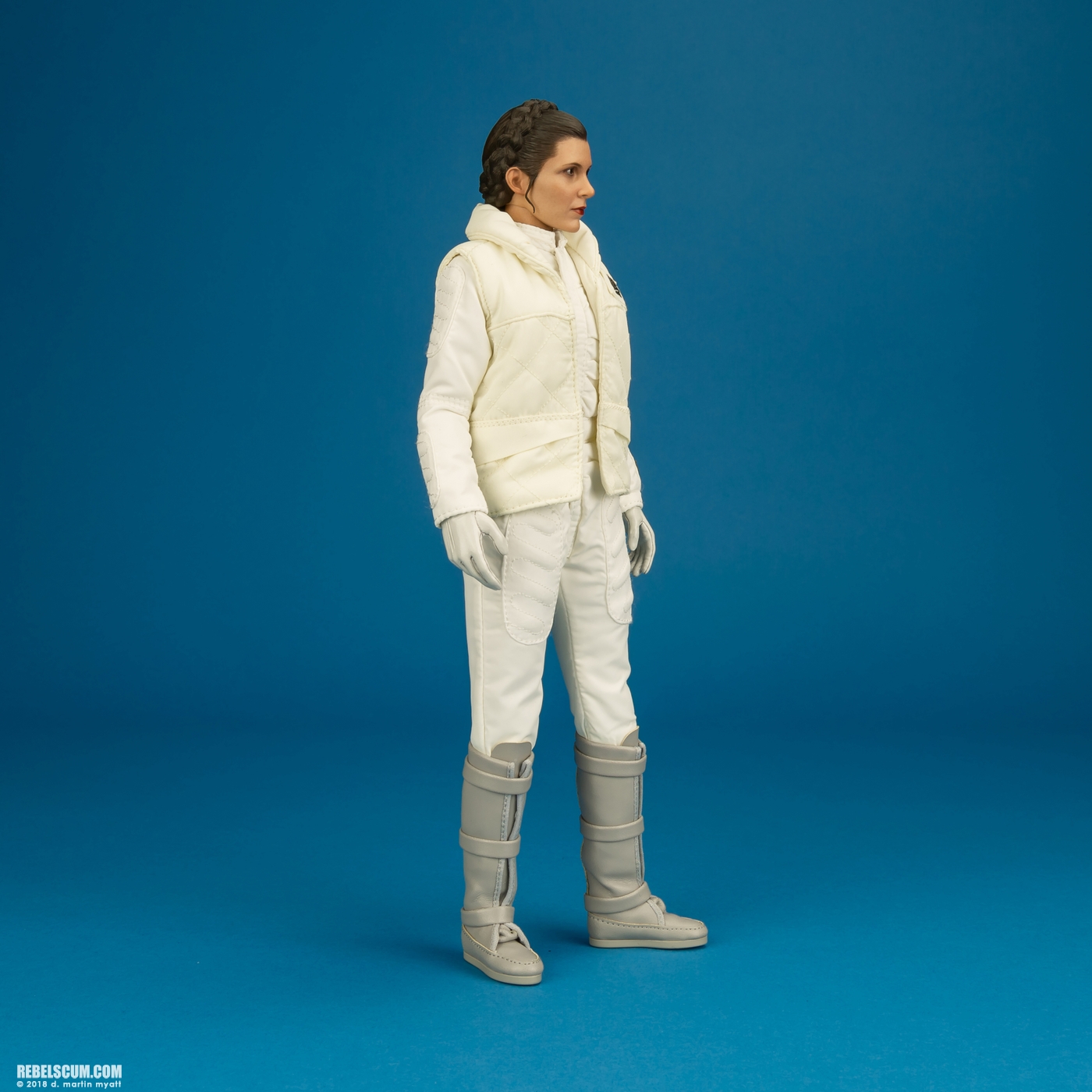 MMS423-Princess-Leia-Organa-Hoth-Hot-Toys-006.jpg