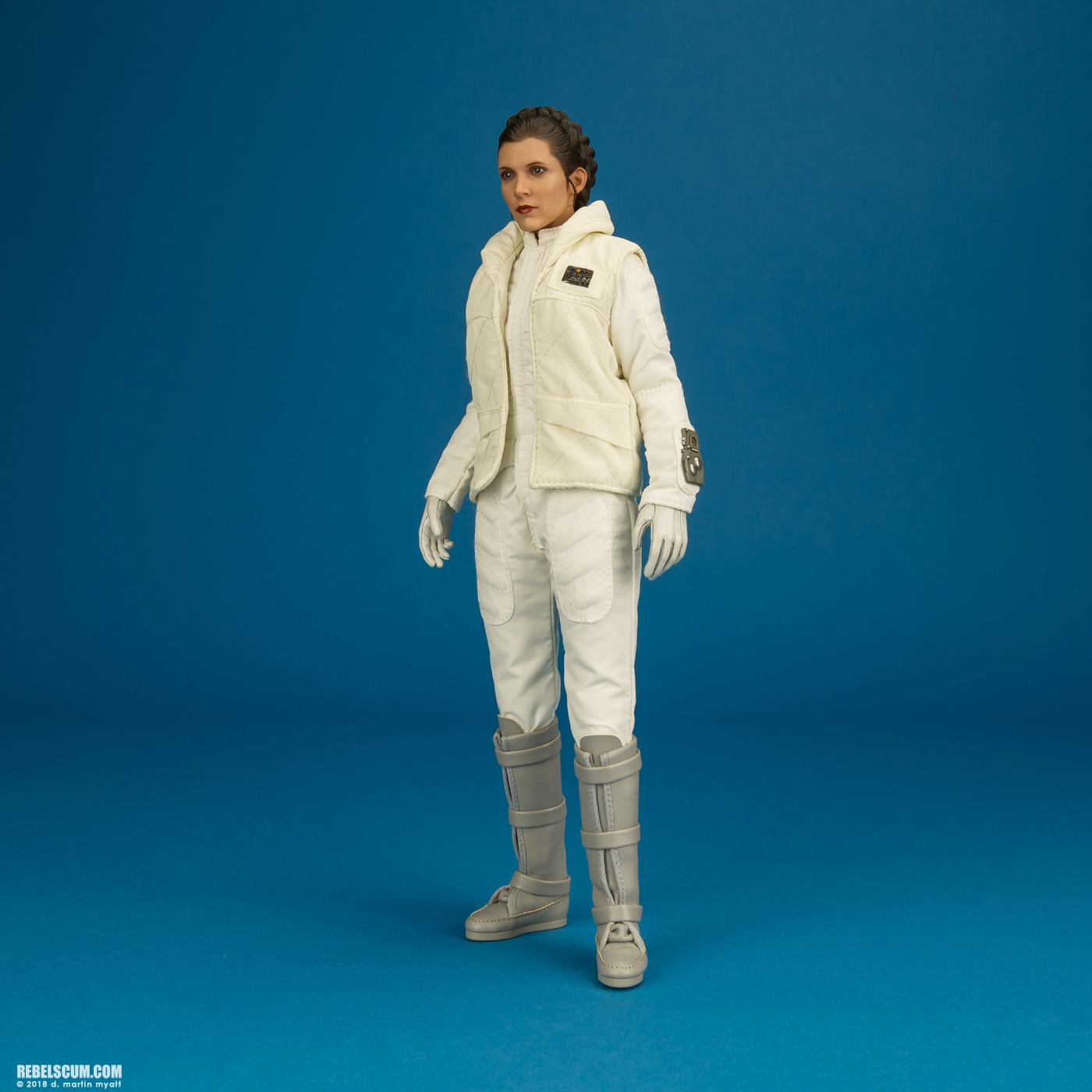 MMS423-Princess-Leia-Organa-Hoth-Hot-Toys-007.jpg