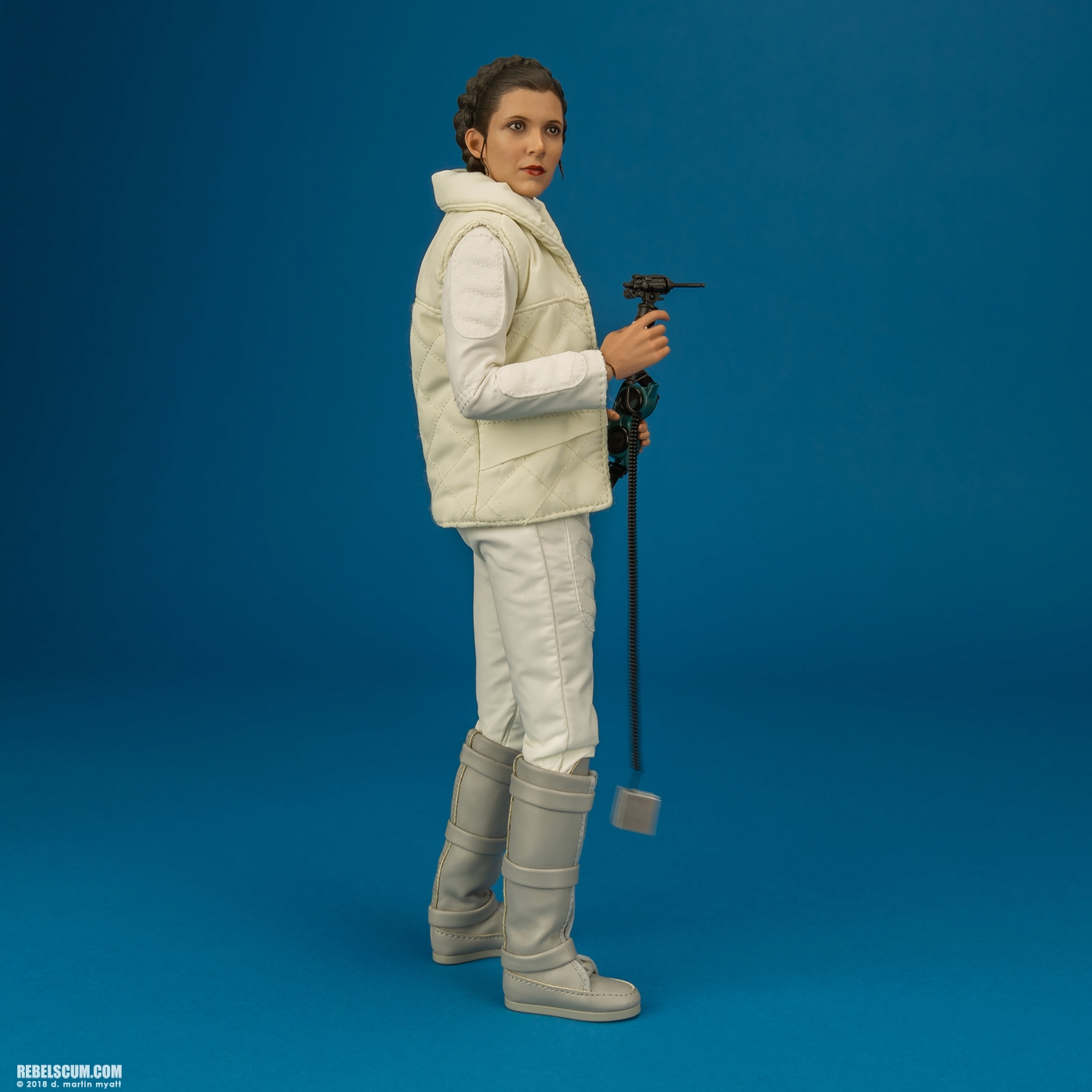 MMS423-Princess-Leia-Organa-Hoth-Hot-Toys-016.jpg