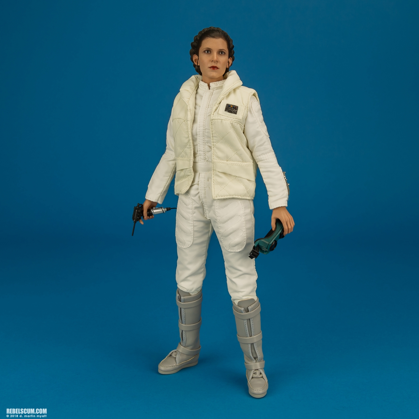 MMS423-Princess-Leia-Organa-Hoth-Hot-Toys-017.jpg