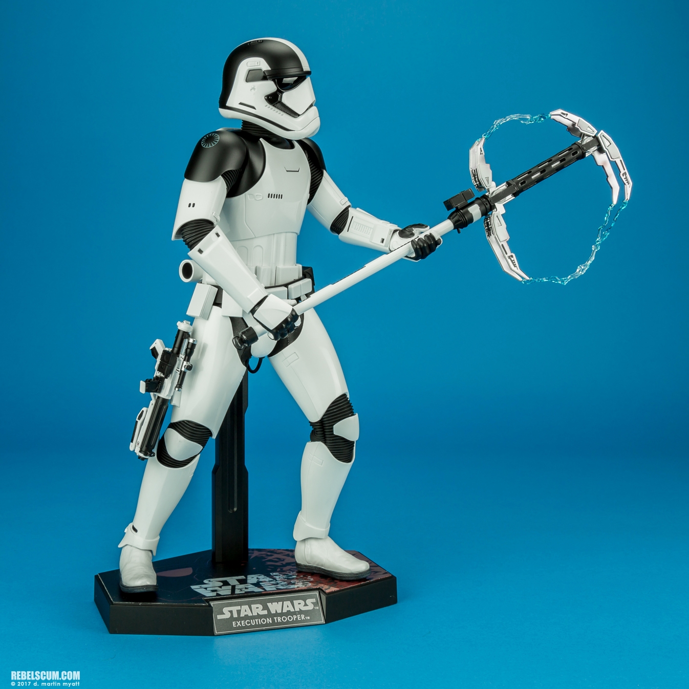 MMS428-Executioner-Trooper-Hot-Toys-The-Last-Jedi-013.jpg