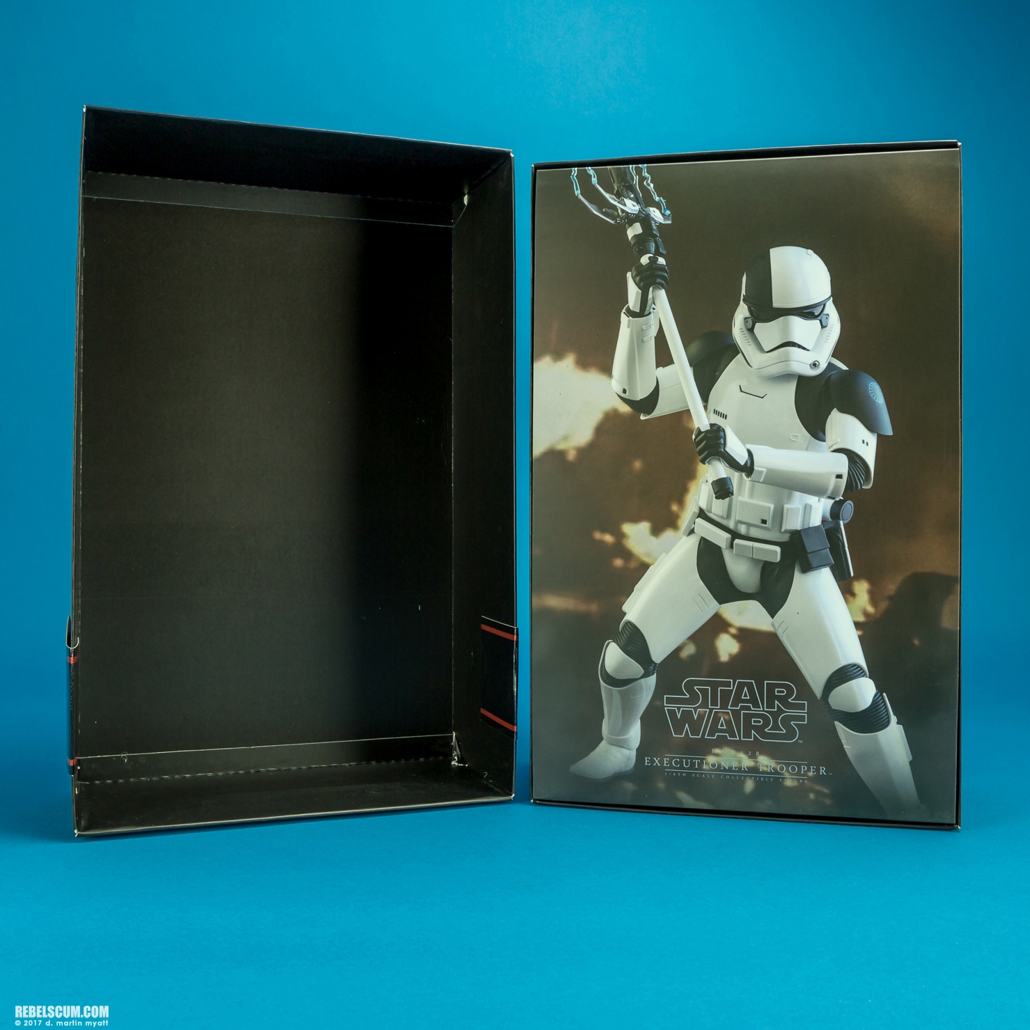 MMS428-Executioner-Trooper-Hot-Toys-The-Last-Jedi-023.jpg