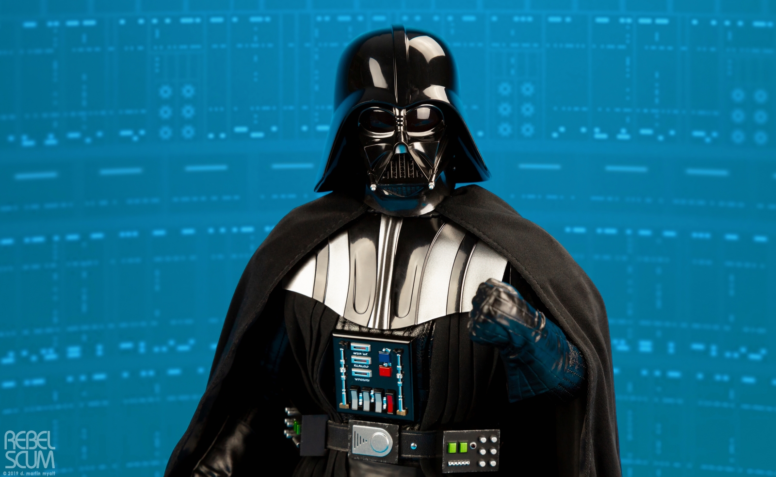 MMS452-Darth-Vader-The-Empire-Strikes-Back-Hot-Toys-032.jpg