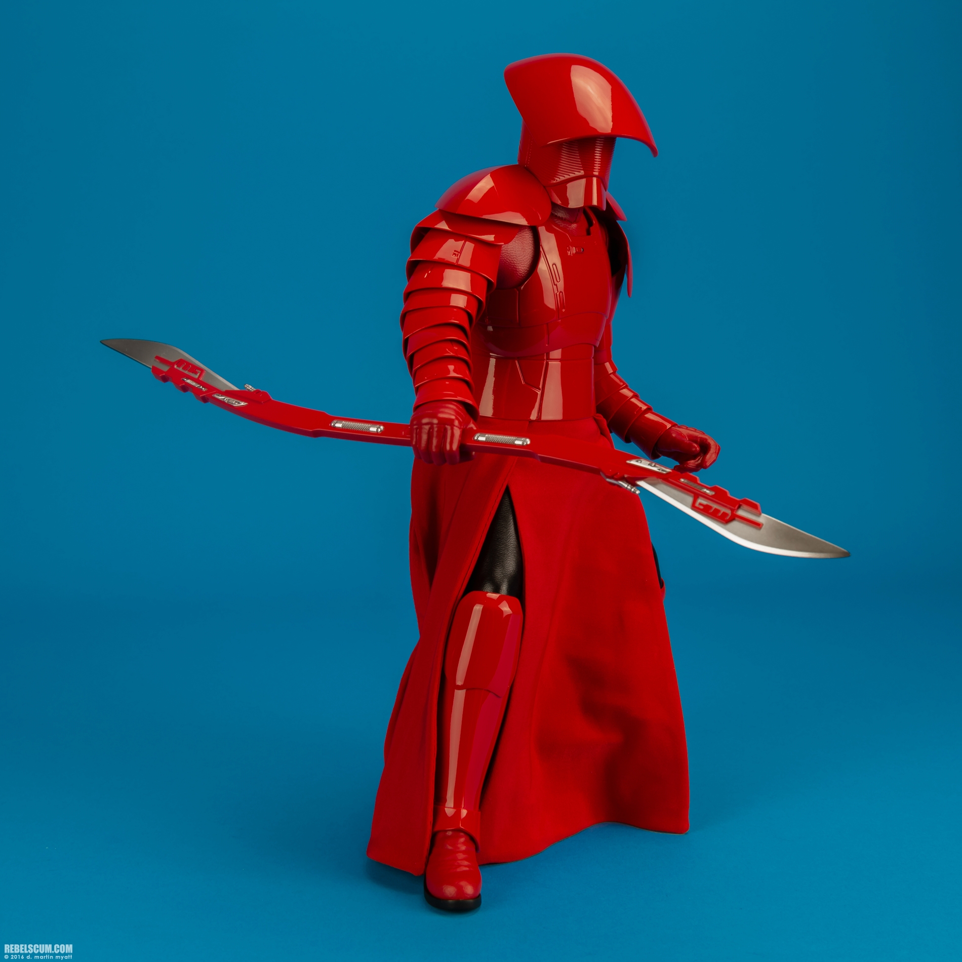 MMS454-Praetorian-Guard-Double-Blade-Star-Wars-Hot-Toys-016.jpg