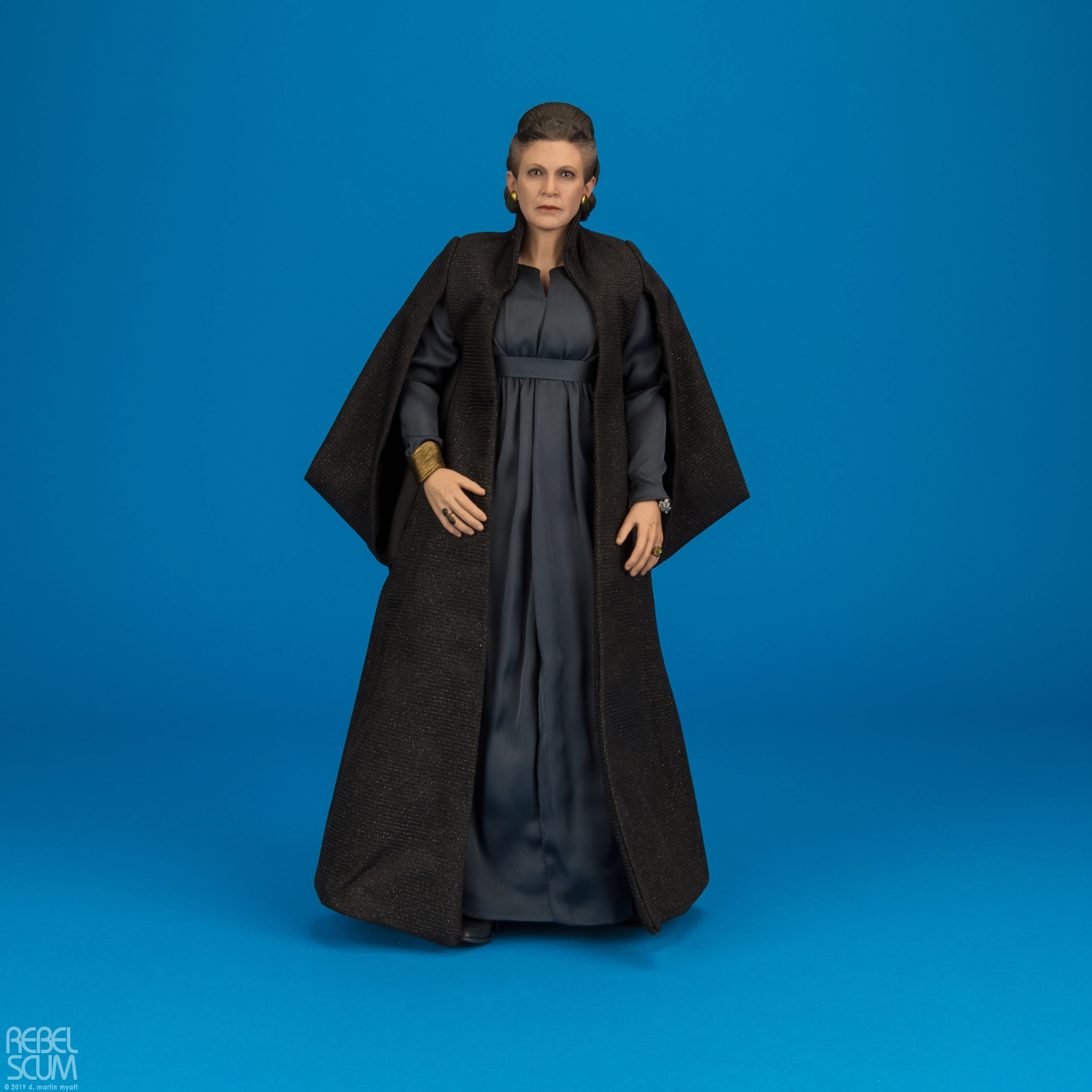 MMS459-Leia-Organa-The-Last-Jedi-Star-Wars-Hot-Toys-001.jpg