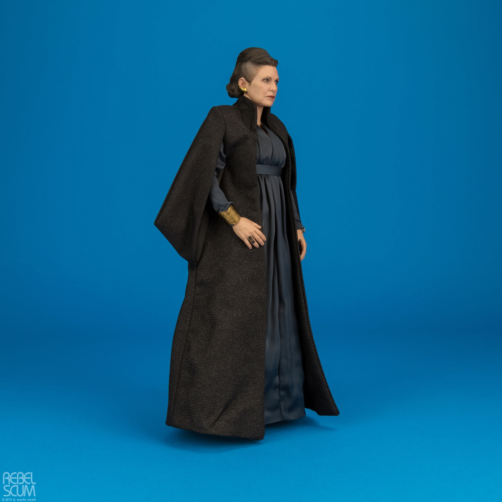 MMS459-Leia-Organa-The-Last-Jedi-Star-Wars-Hot-Toys-002.jpg