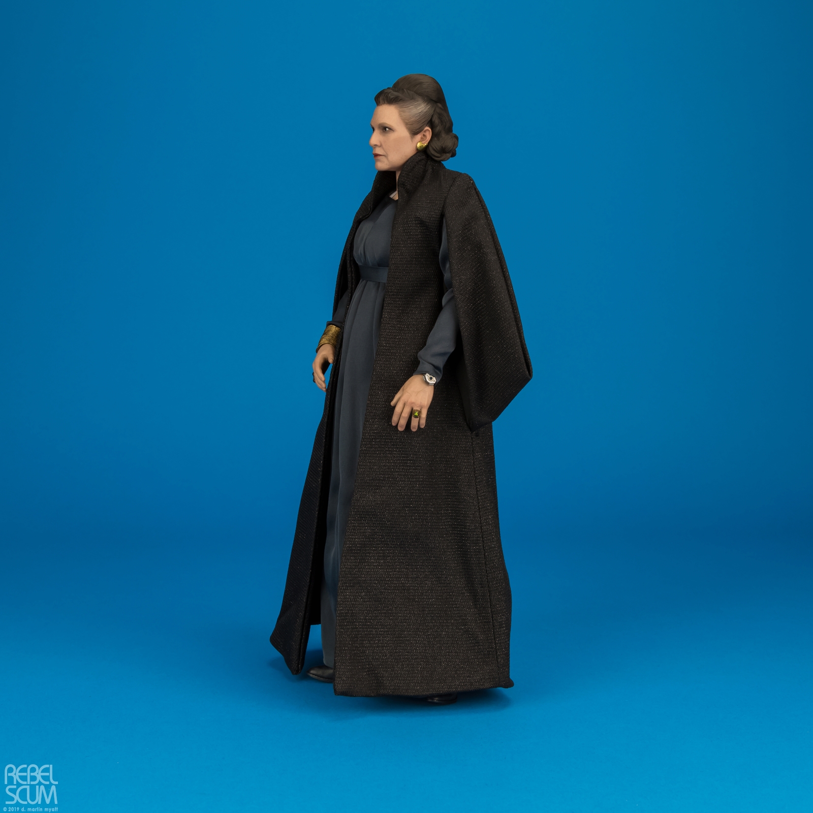 MMS459-Leia-Organa-The-Last-Jedi-Star-Wars-Hot-Toys-003.jpg