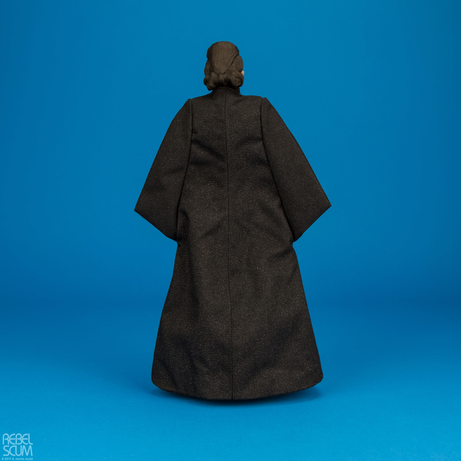 MMS459-Leia-Organa-The-Last-Jedi-Star-Wars-Hot-Toys-004.jpg