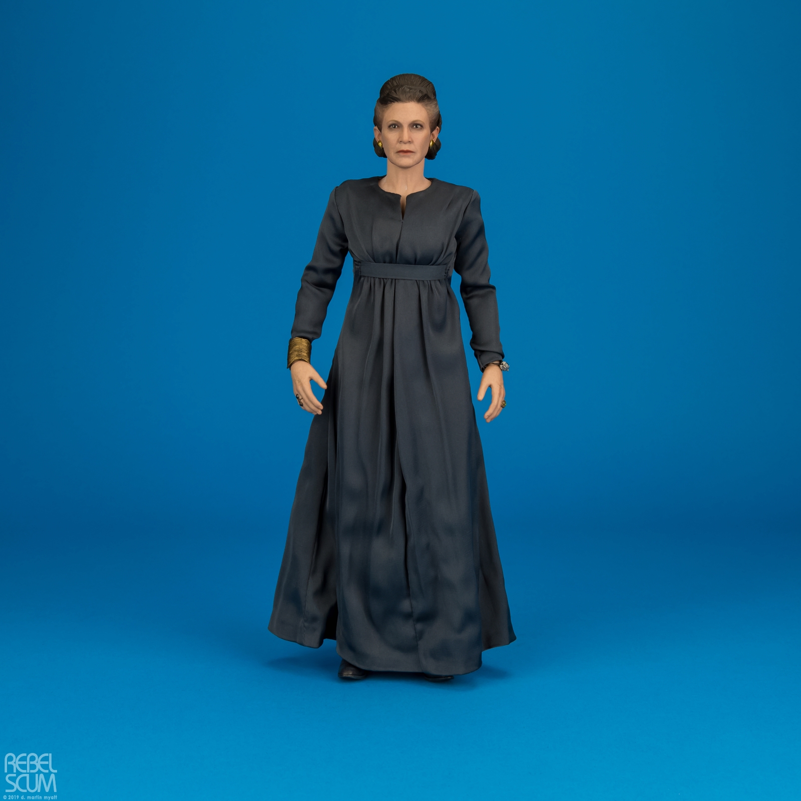 MMS459-Leia-Organa-The-Last-Jedi-Star-Wars-Hot-Toys-005.jpg